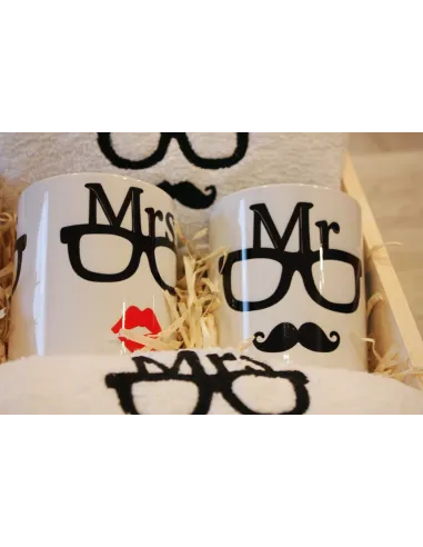 Zestaw Ręczników Kubkami Koszu Ozdobnym Prezent Ślubny