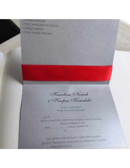 Eleganckie Srebrne Personalizowane Zaproszenie – Ślubne