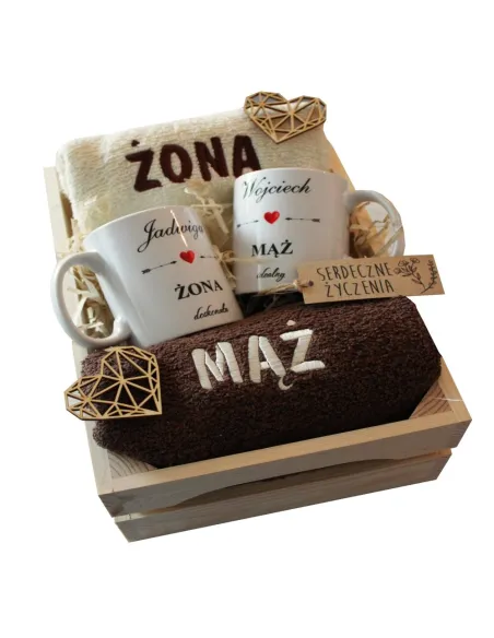 Prezent Ślubny na Rocznicę – Ręczniki z Haftem + Kubki