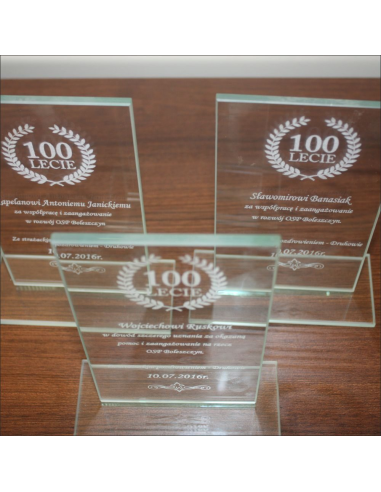 Statuetka Szklana Personalizowany z Grawerem na Prezent