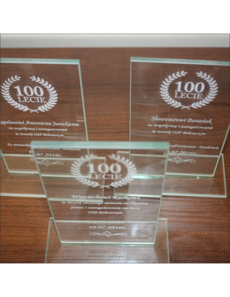 Statuetka Szklana Personalizowany z Grawerem na Prezent