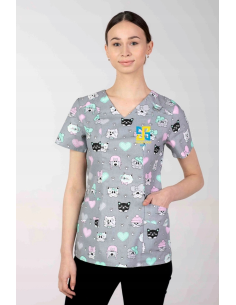 Bluza medyczna kolorowa we wzorki damska HAFT z TWOIM LOGO NAPISEM