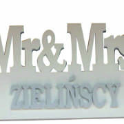 MR & MRS z nazwiskiem na dom lub na wesele